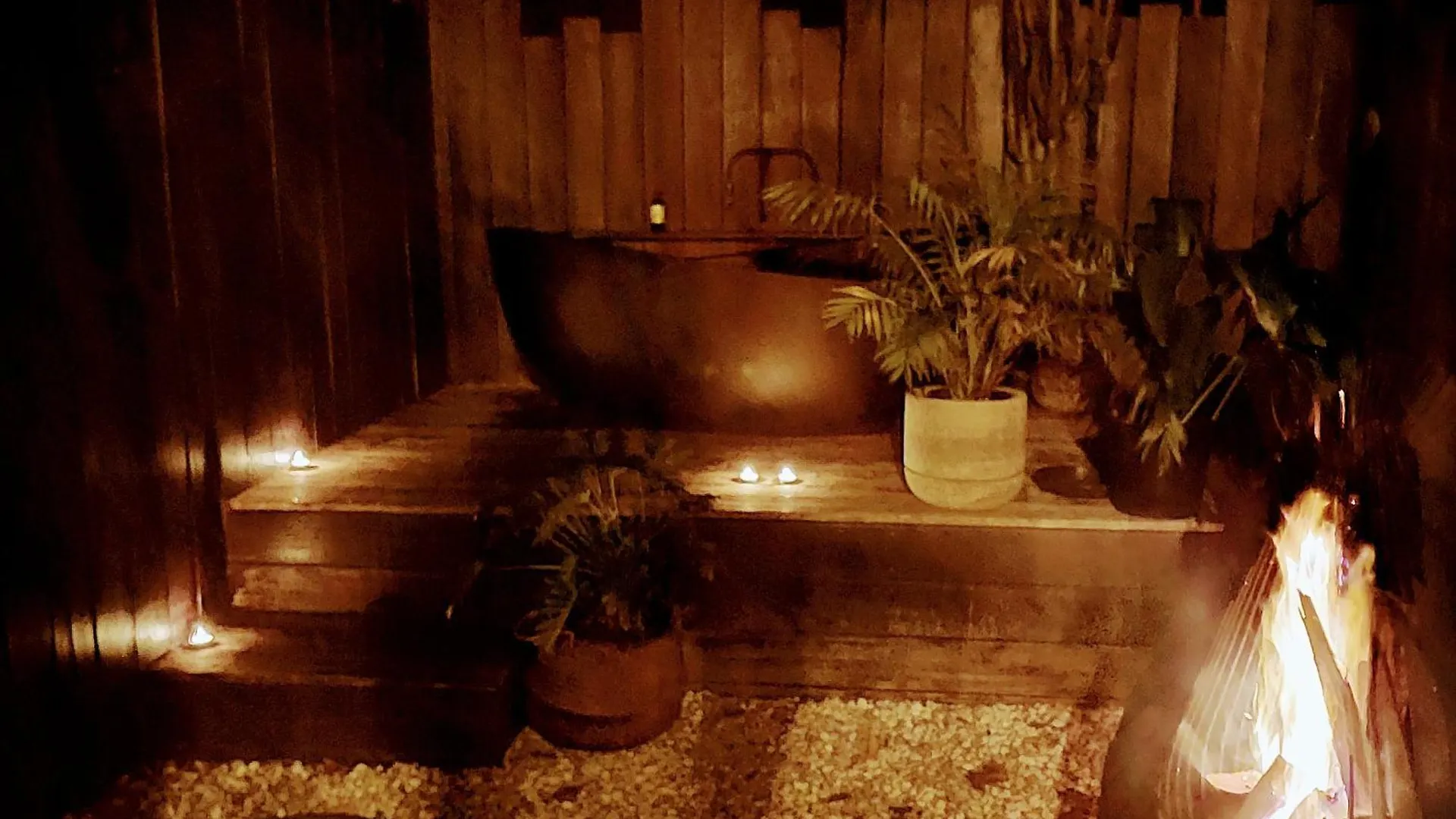 Dark Moon Cottage. Luxurious. location